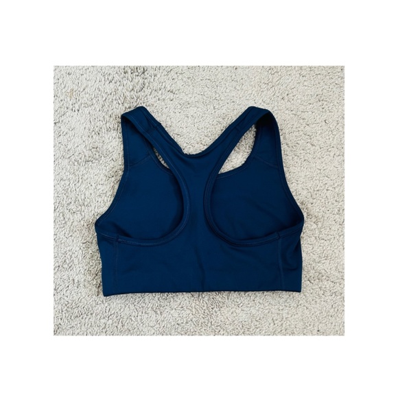 Women’s Nike Gym Set - Picture 5 of 12